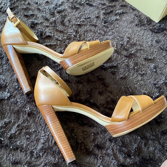 GUC Michael Michael KORS Size 9 Heels - Picture 7 of 9